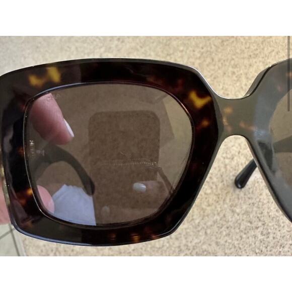 Chanel Sunglasses CH5435, Black/Gold, Brown/black Tortoise Gradient Lens - Picture 5 of 11